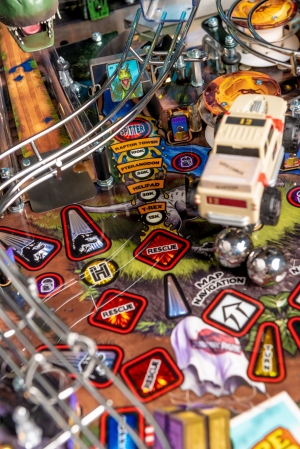 Пинбол Jurassic Park Pro Pinball производитель Stern Pinball (США)